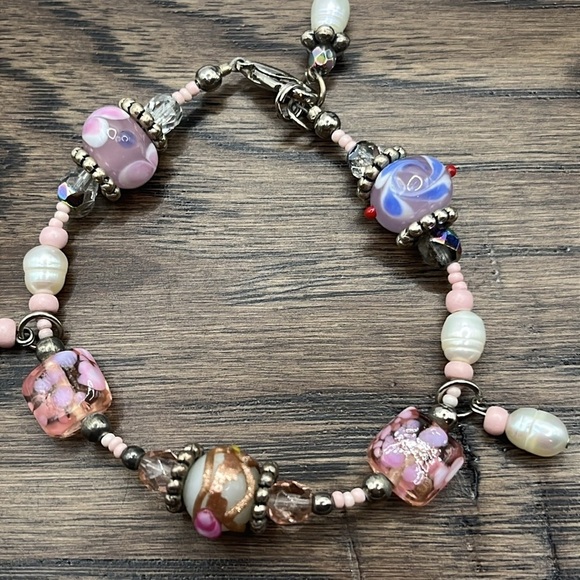 Pink and Silver Beaded Pearls Bracelet with Delicate Design Lamp work beads - Picture 2 of 14